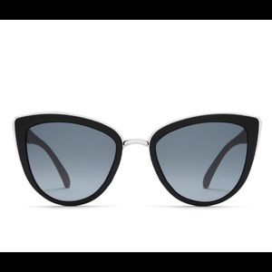 Quay Australia My Girl Sunglasses & Case NWT